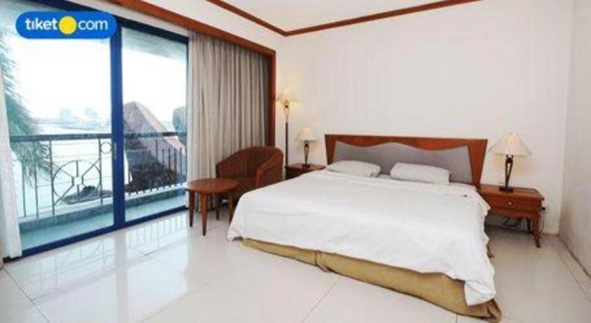 Makassar Golden Hotel Exteriör bild