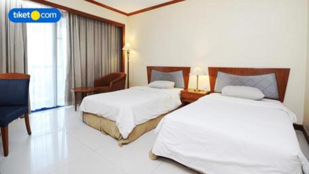 Makassar Golden Hotel Exteriör bild